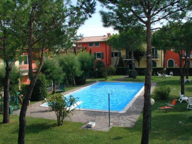 Gardappartamenti Campiello Pool 시르미오네 외부 사진